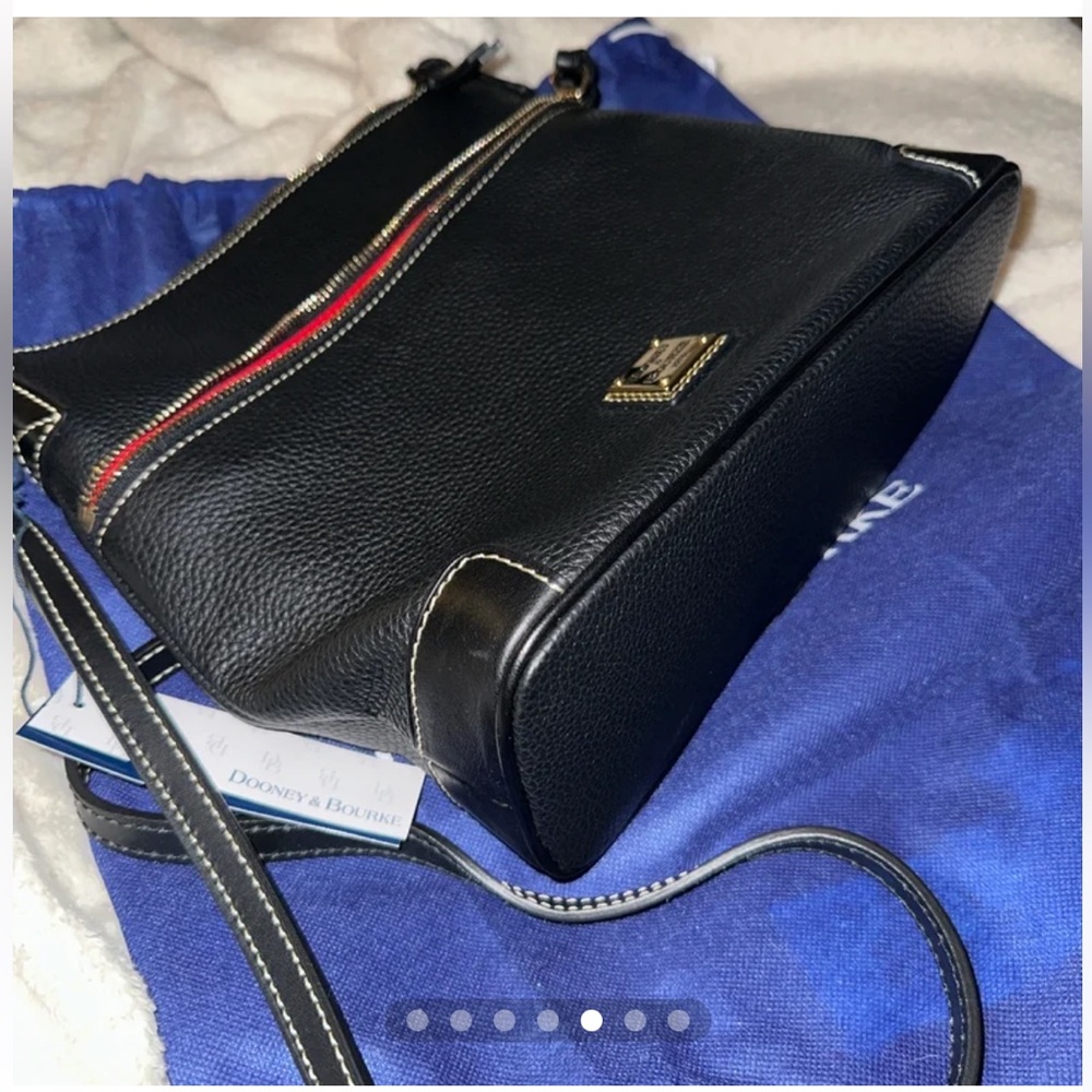 Dooney & Bourke Women's large Crossbody in Pebble Grain Leather black - Picture 3 of 5